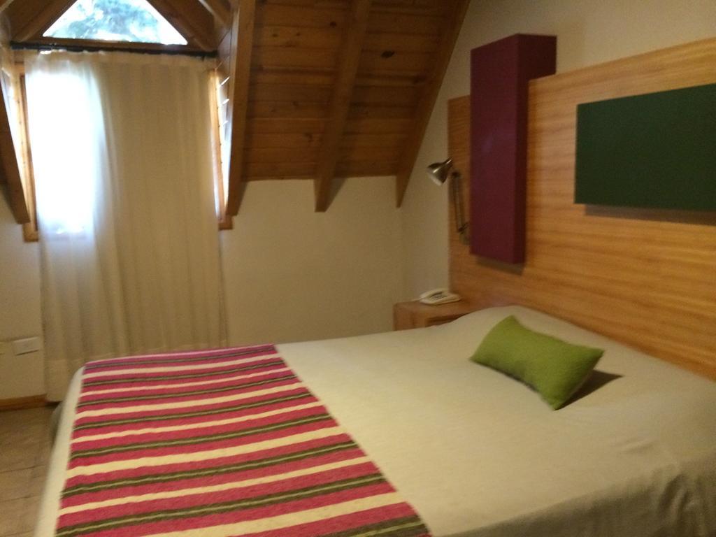 Hosteria Aca Al Sur Villa La Angostura Szoba fotó